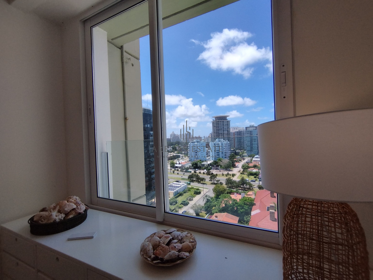 Apartamento ID.3406 - Apartamento de 3 dormitorios en primera linea en  venta en Punta del Este 