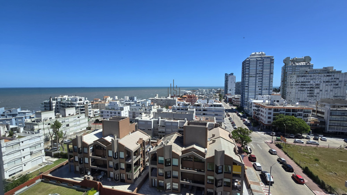 Apartamento ID.3807 - Apartamento en venta de 3 dormitorios en Punta del Este