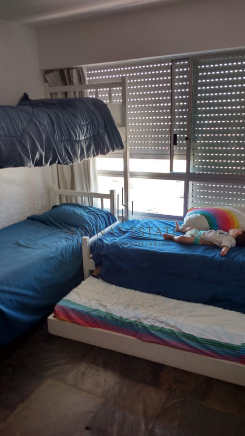 Apartamento ID.3552 -  Apartamento de dos dormitorios en venta y alquiler frente al mar Punta del Este