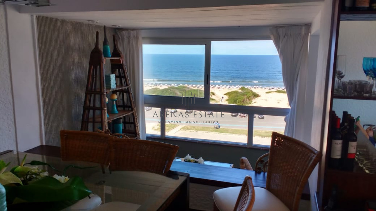 Apartamento ID.3552 -  Apartamento de dos dormitorios en venta y alquiler frente al mar Punta del Este