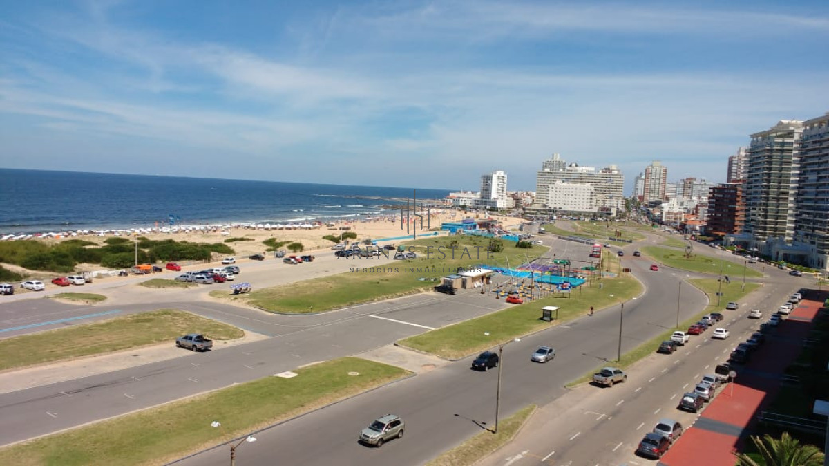 Apartamento ID.3552 -  Apartamento de dos dormitorios en venta y alquiler frente al mar Punta del Este