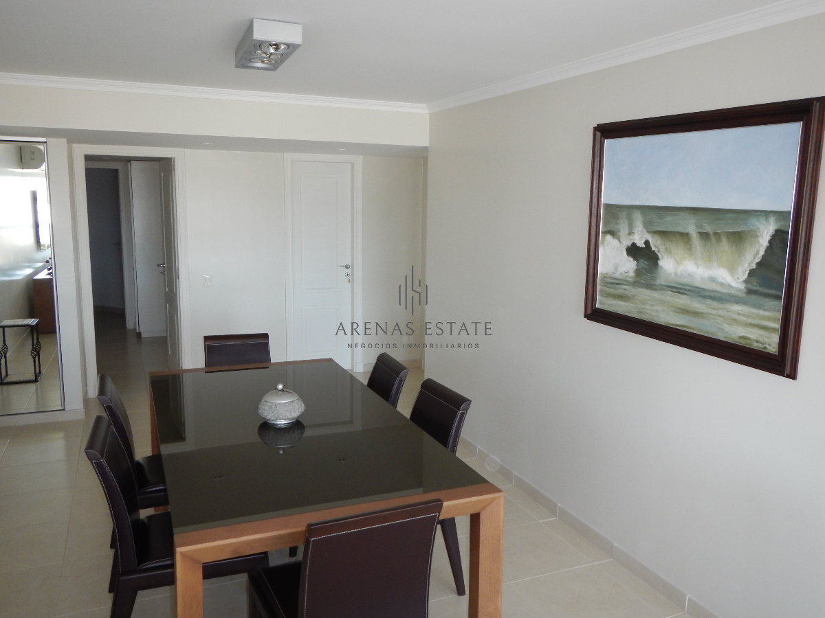 Apartamento ID.3400 - Apartamento en venta y alquiler de  3 dorm en Punta del Este