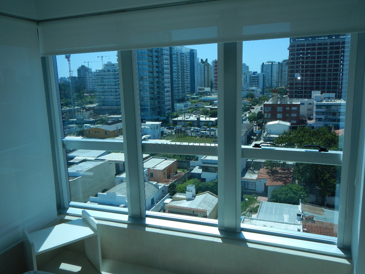 Apartamento ID.3400 - Apartamento en venta y alquiler de  3 dorm en Punta del Este