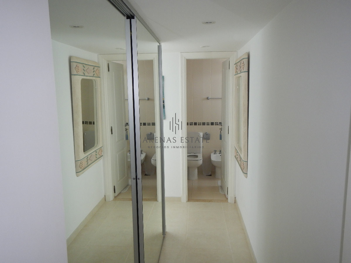 Apartamento ID.3400 - Apartamento en venta y alquiler de  3 dorm en Punta del Este
