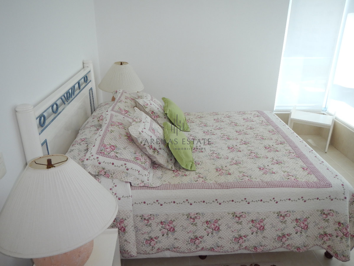 Apartamento ID.3400 - Apartamento en venta y alquiler de  3 dorm en Punta del Este