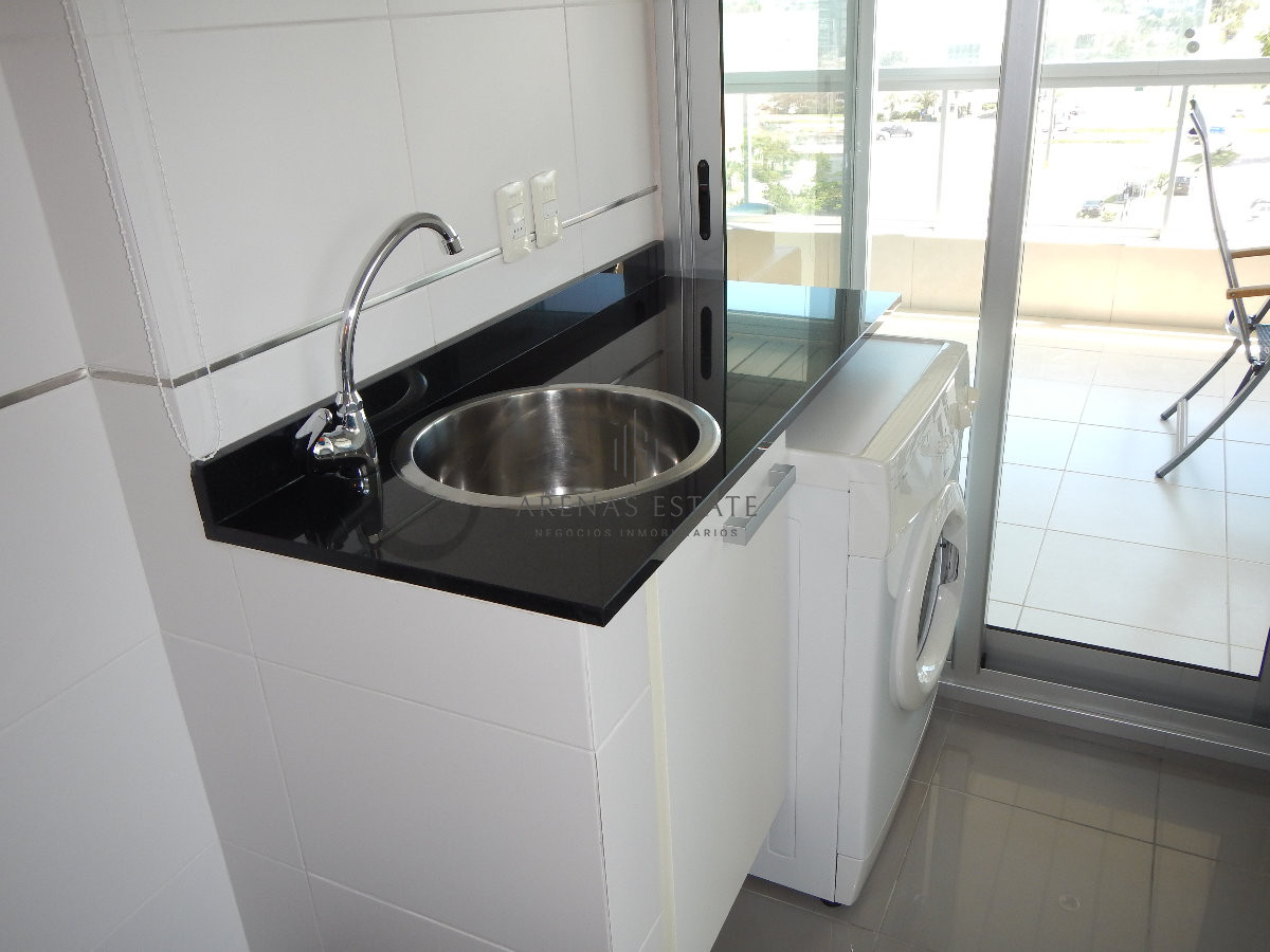 Apartamento ID.3400 - Apartamento en venta y alquiler de  3 dorm en Punta del Este