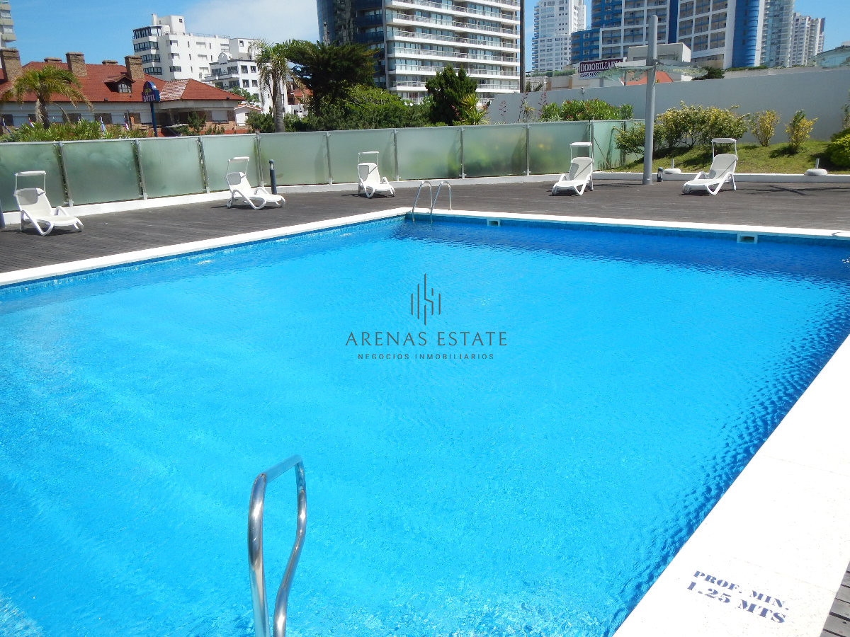 Apartamento ID.3400 - Apartamento en venta y alquiler de  3 dorm en Punta del Este