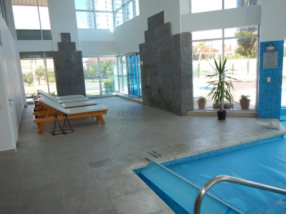 Apartamento ID.3400 - Apartamento en venta y alquiler de  3 dorm en Punta del Este