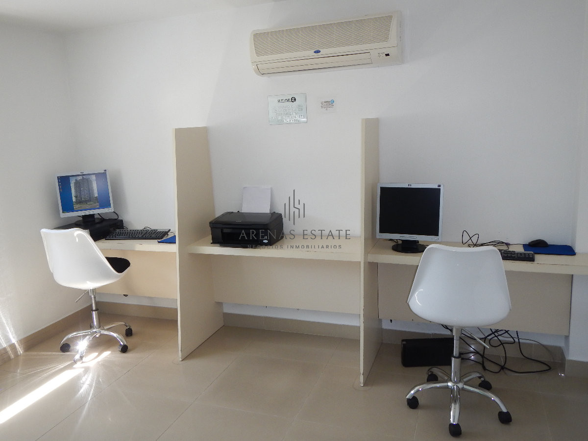 Apartamento ID.3400 - Apartamento en venta y alquiler de  3 dorm en Punta del Este