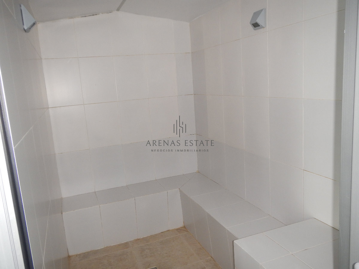Apartamento ID.3400 - Apartamento en venta y alquiler de  3 dorm en Punta del Este
