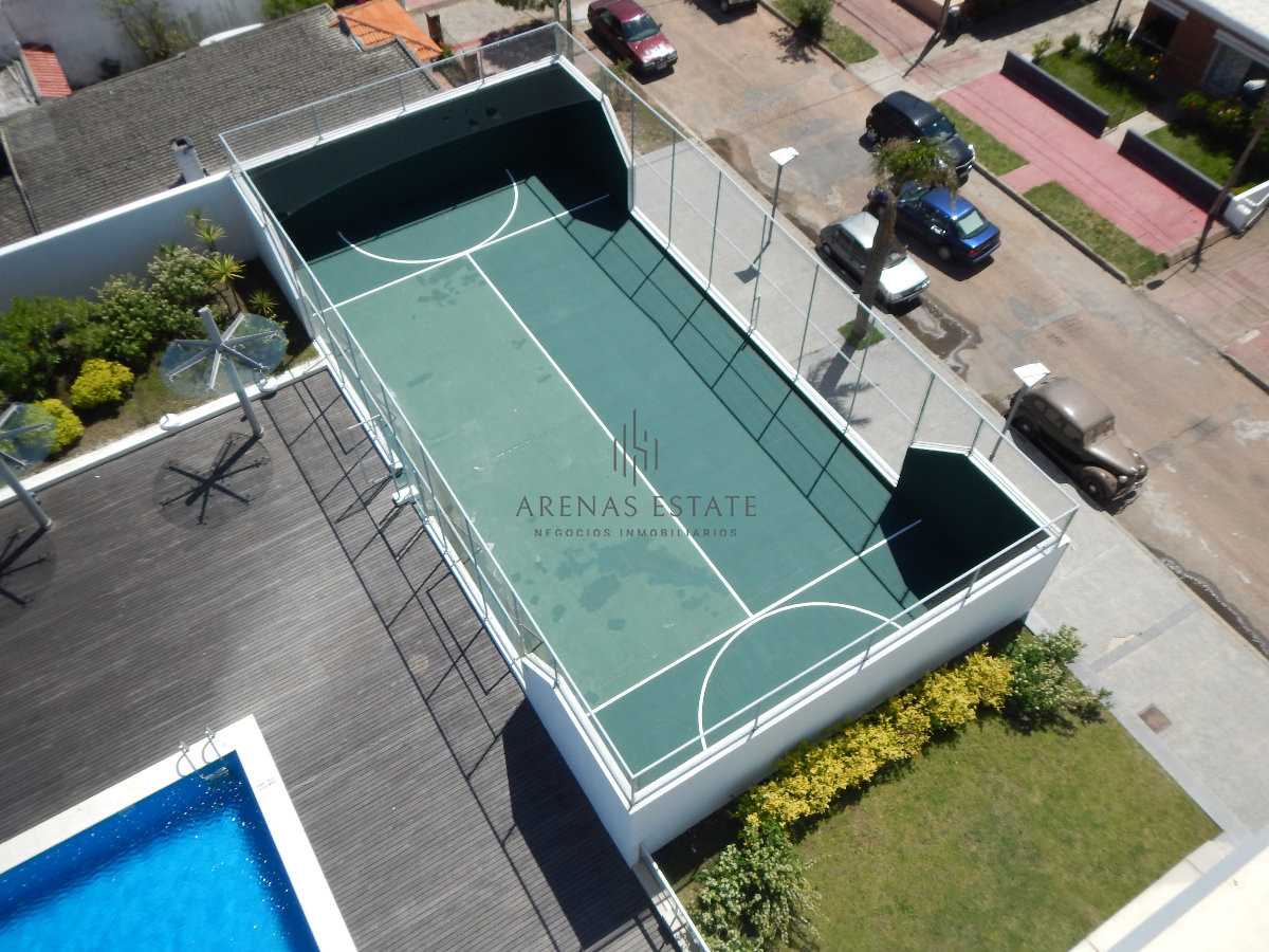 Apartamento ID.3400 - Apartamento en venta y alquiler de  3 dorm en Punta del Este
