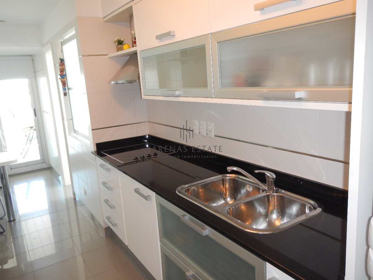 Apartamento ID.3400 - Apartamento en venta y alquiler de  3 dorm en Punta del Este