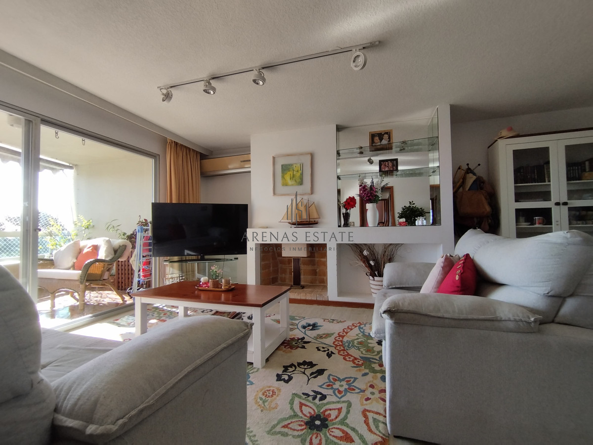Apartamento ID.3555 - Apartamento de 3 dormitorios y dep en venta en Punta del Este