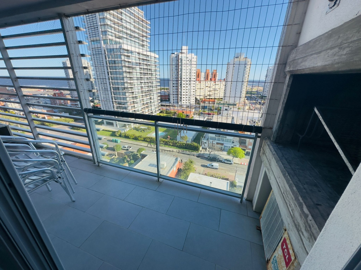 Apartamento ID.3553 - Alquiler y venta de apartamento de 2 dormitorios 2 baños con parrillero propio