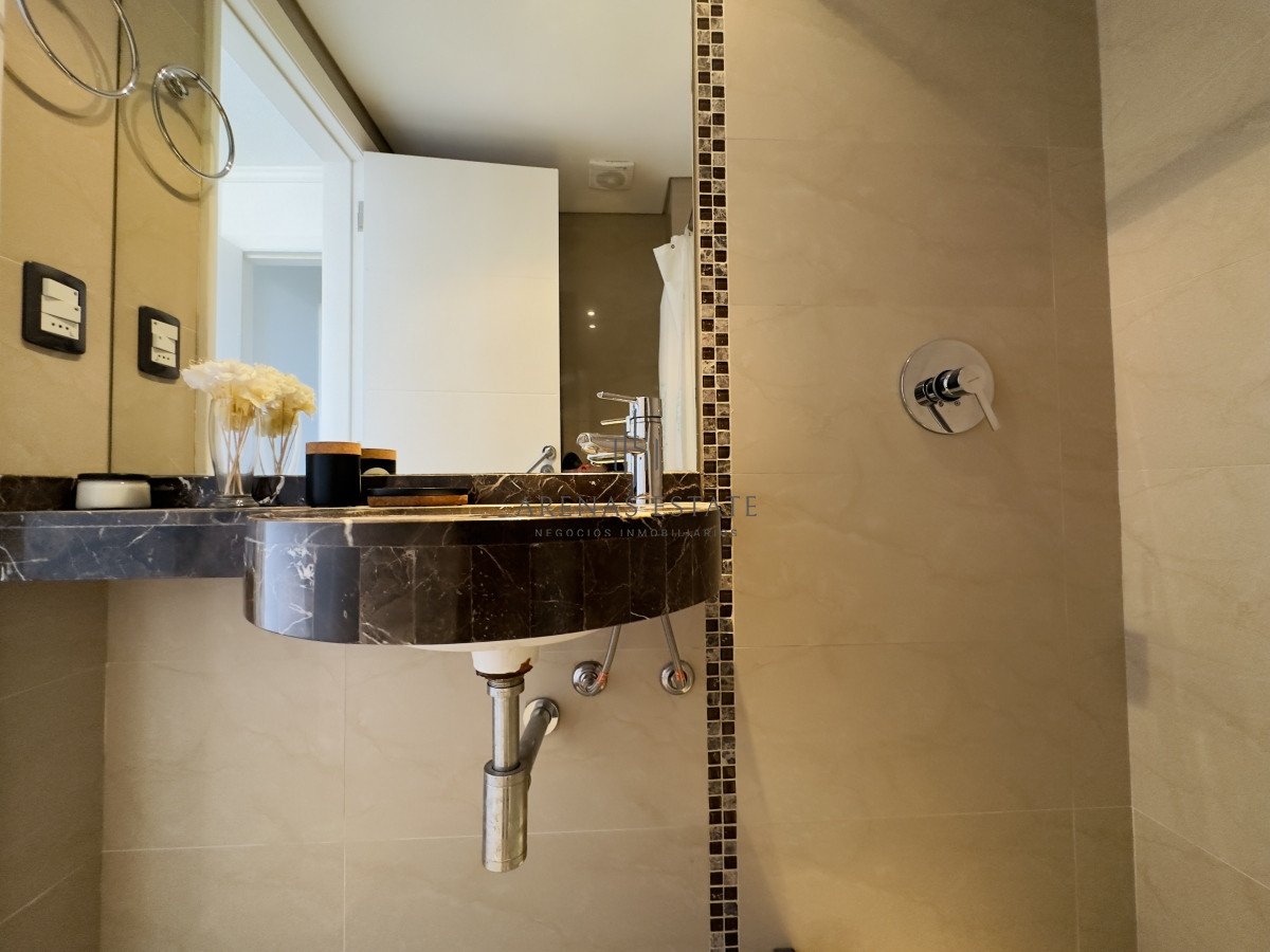 Apartamento ID.3037 - Alquiler temporal y venta de apartamento de 2 dormitorios en Punta del Este