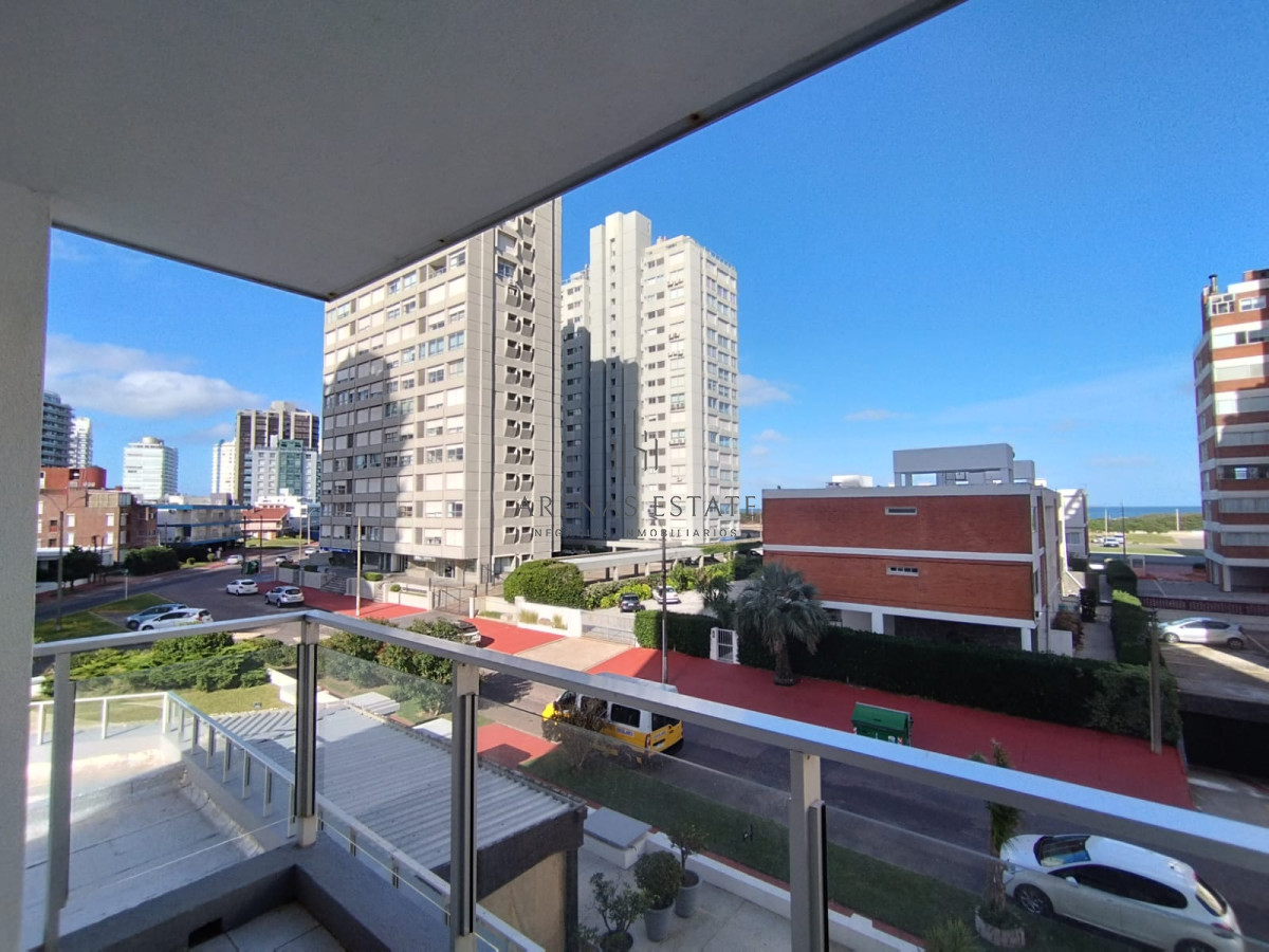 Apartamento ID.2480 - Lindo apartamento de 2 dormitorios con 2 baños
