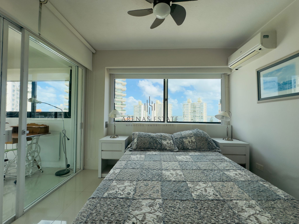 Apartamento ID.4265 - Alquiler y venta de apartamento de 2 dormitorios en Punta del Este.