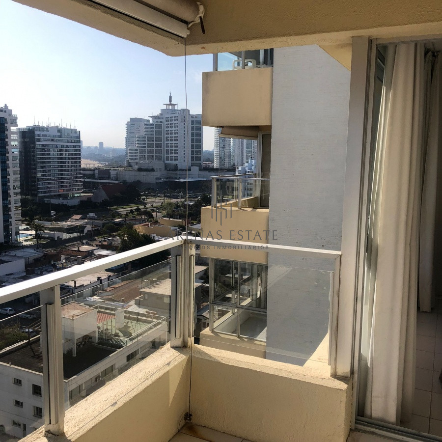 Apartamento ID.3028 - Venta de apartamento de 3 dormitorios en Punta del Este