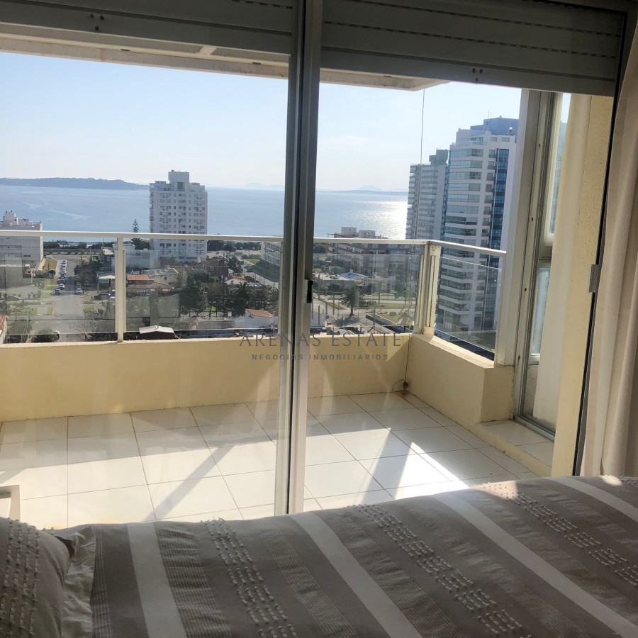 Apartamento ID.3028 - Venta de apartamento de 3 dormitorios en Punta del Este