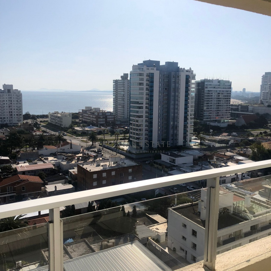Apartamento ID.3028 - Venta de apartamento de 3 dormitorios en Punta del Este