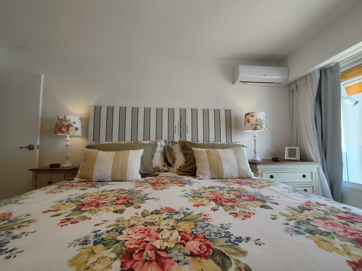Apartamento ID.3406 - Apartamento de 3 dormitorios en primera linea en  venta en Punta del Este 