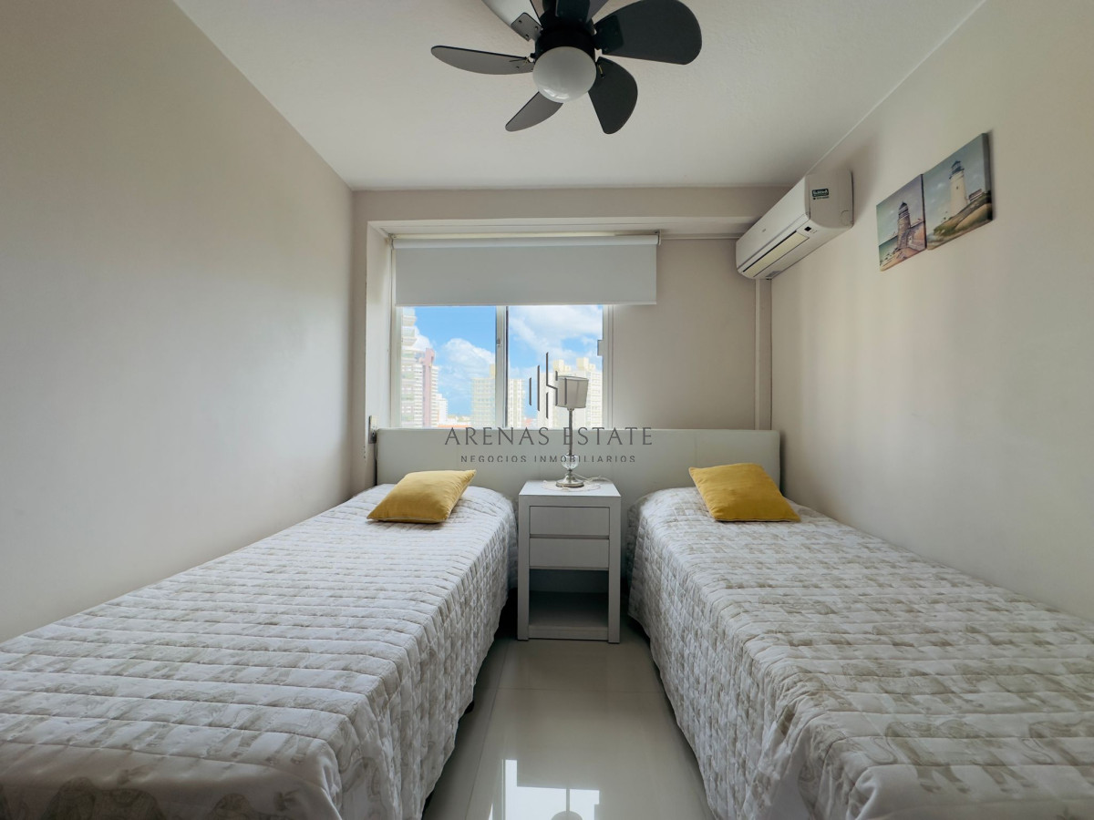 Apartamento ID.4265 - Alquiler y venta de apartamento de 2 dormitorios en Punta del Este.