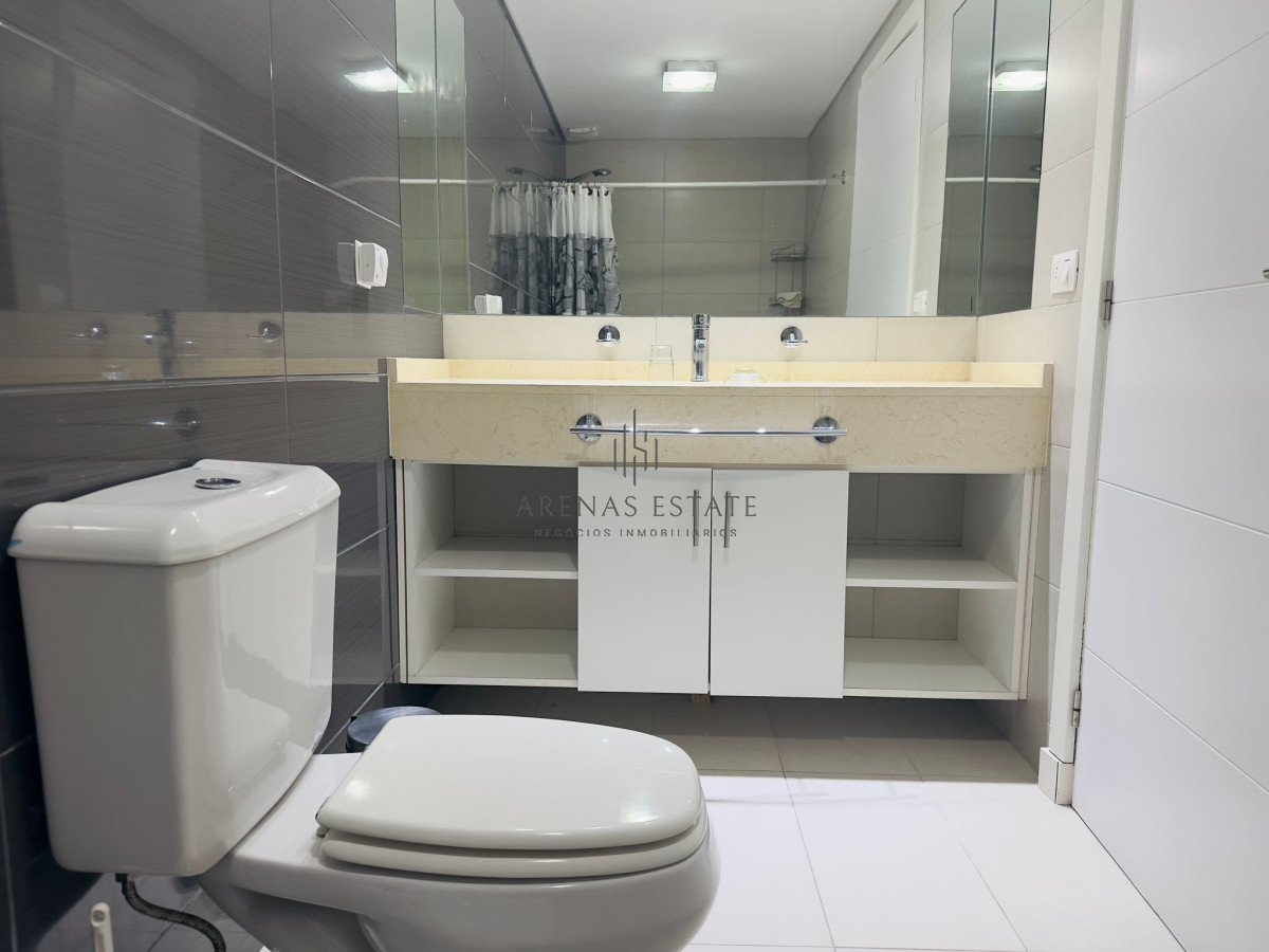 Apartamento ID.4249 - Alquiler y Venta de apartamento de dos dormitorios en Punta del Este