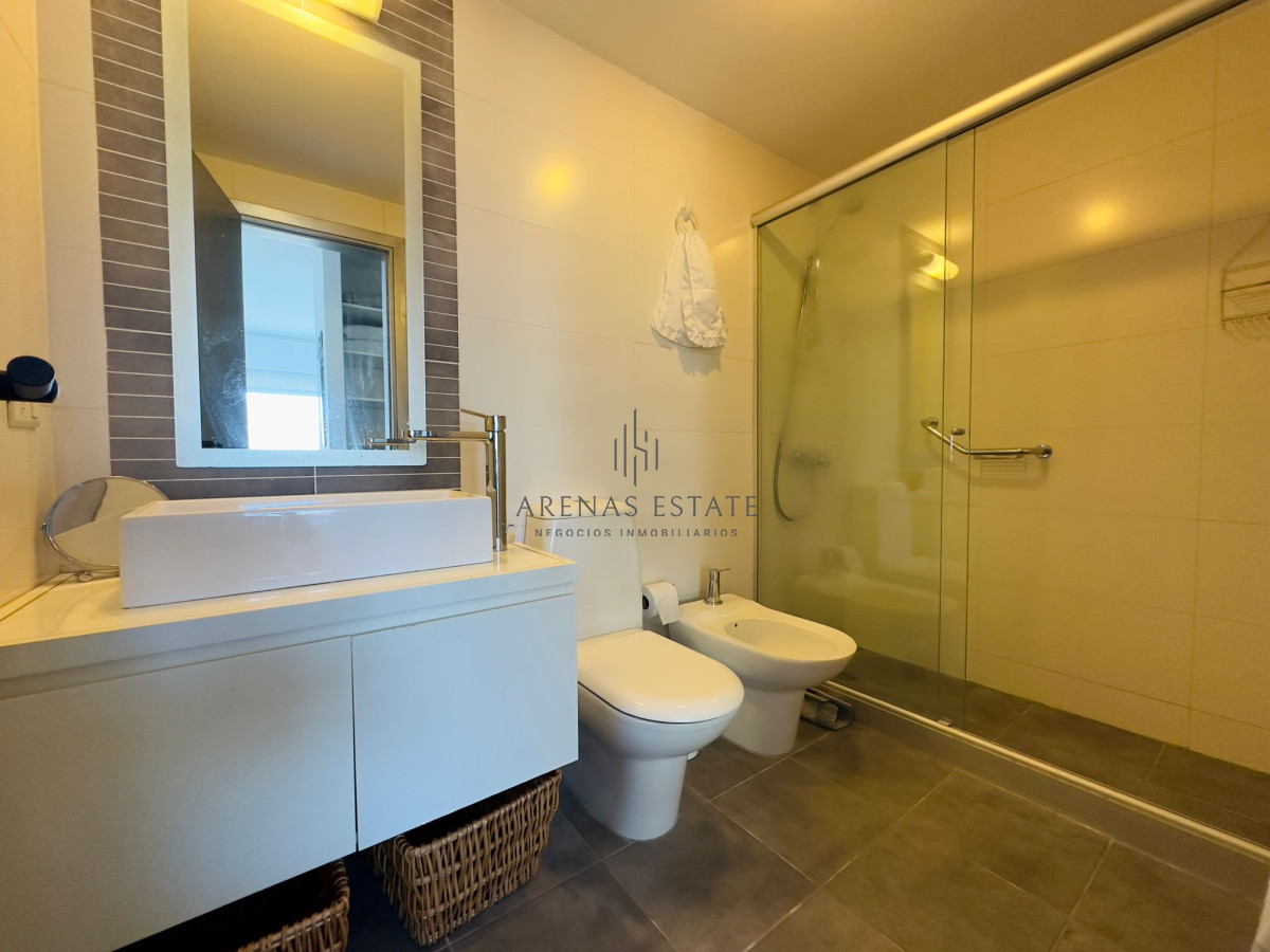 Apartamento ID.3553 - Alquiler y venta de apartamento de 2 dormitorios 2 baños con parrillero propio