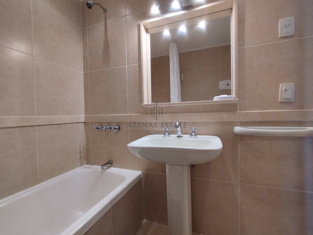 Apartamento ID.4390 - Apartamento de 3 dormitorios en venta y en alquiler en Punta del Este