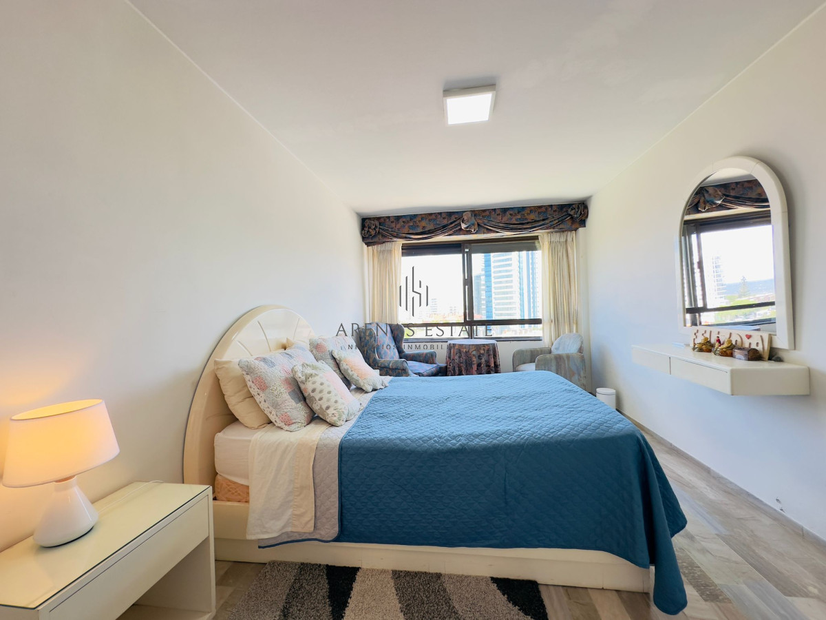 Apartamento ID.3023 - Apartamento en venta de 3 dormitorios en Punta del Este