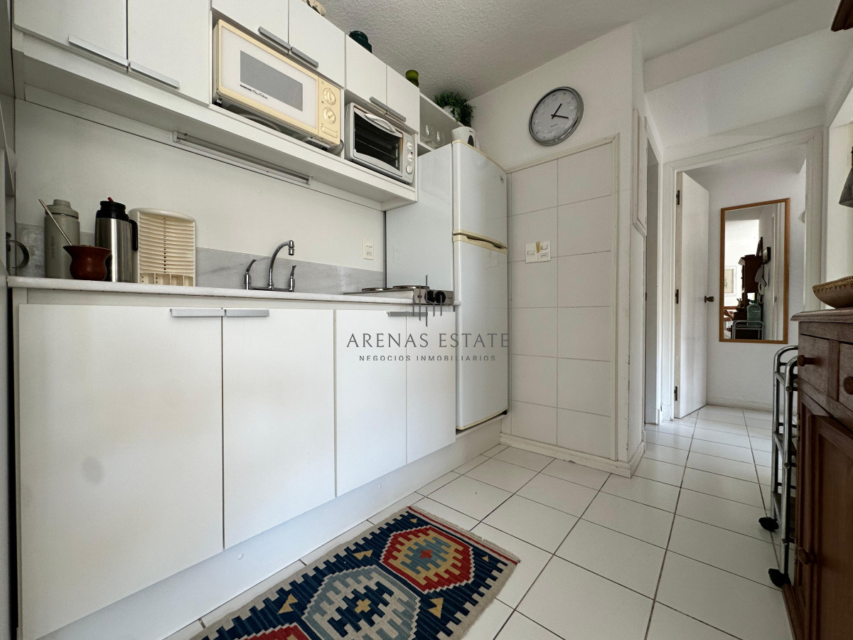 Apartamento ID.3389 - Apartamento de dos dormitorios en venta en Punta del Este.-