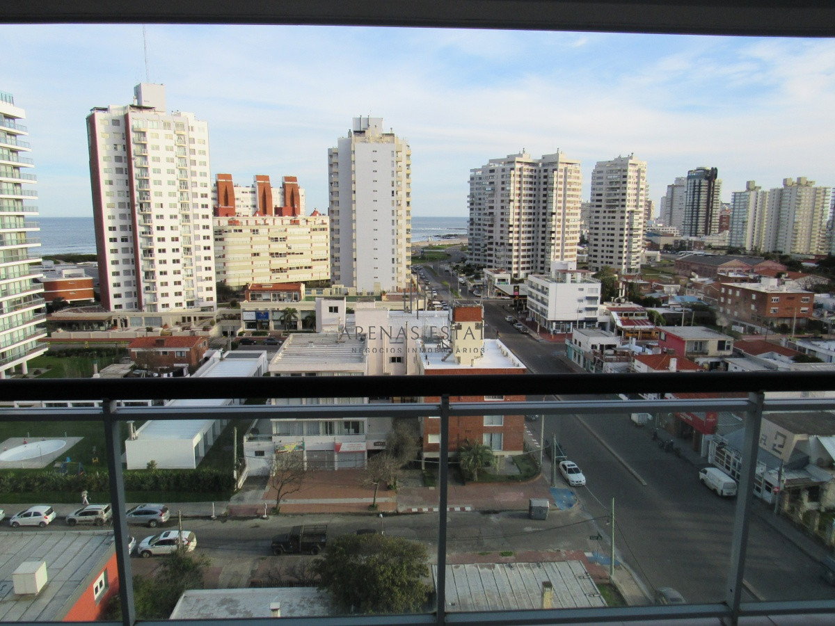 Apartamento ID.3193 - Venta apartamento de 2 dor con parrillero, balcón en Puta del Este