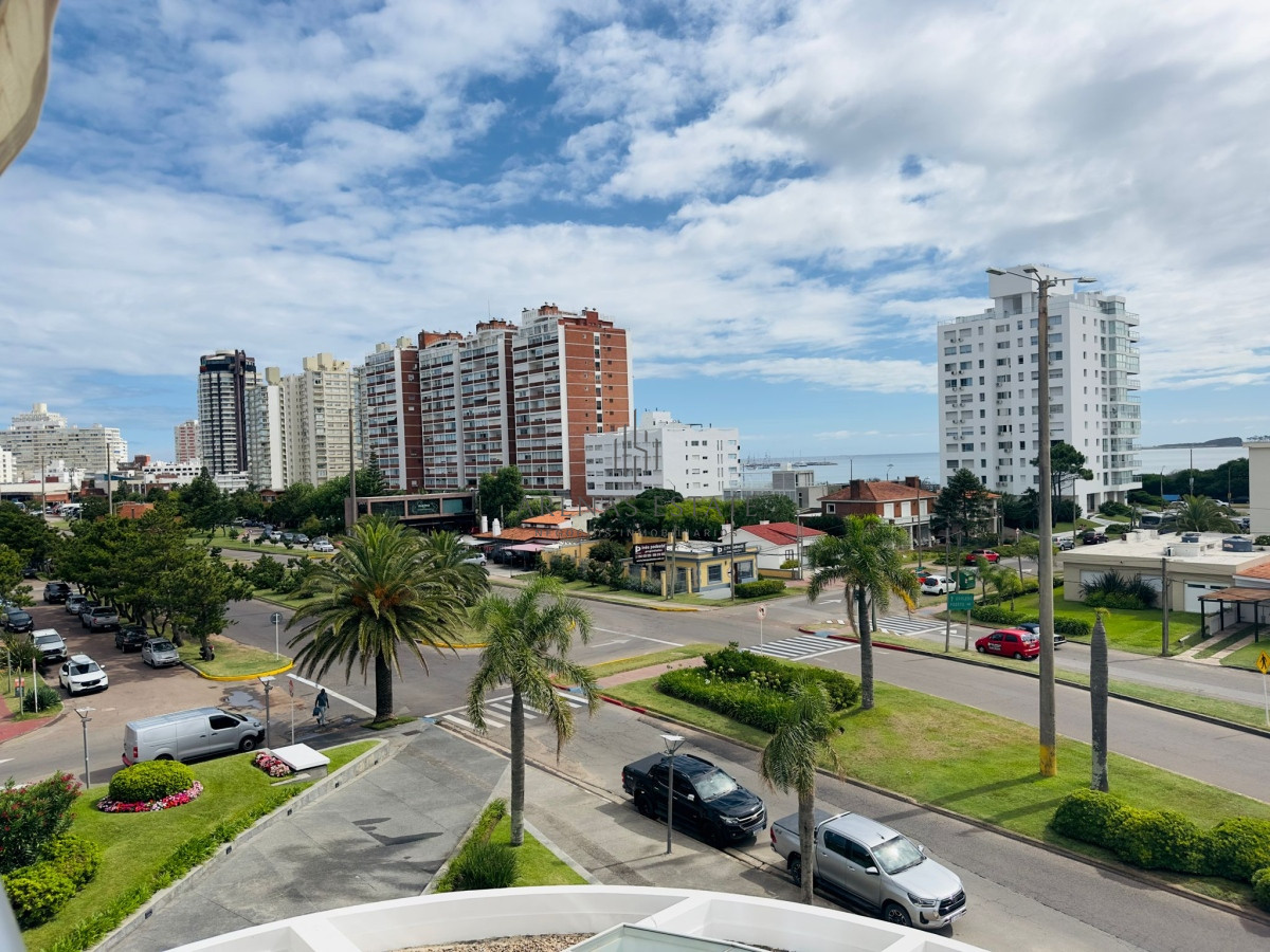 Apartamento ID.3403 - Apartamento de dos dormitorios en venta en Punta del Este