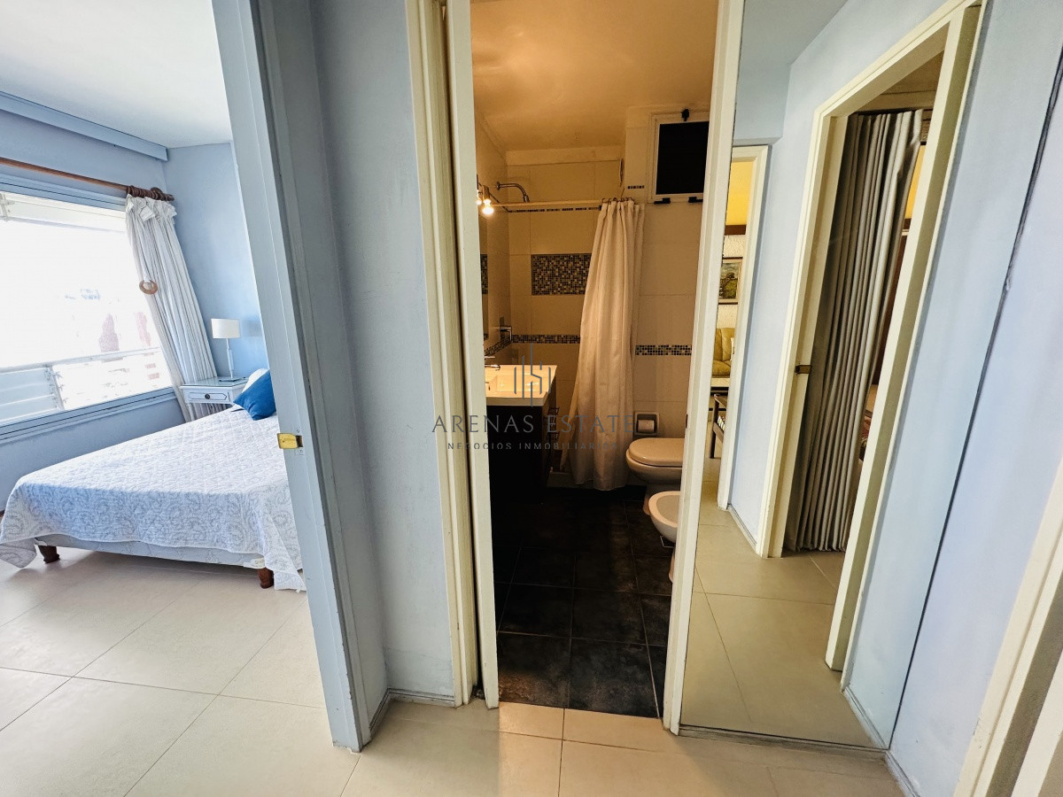 Apartamento ID.4220 - Venta de apartamento de dos dormitorios en Punta del Este