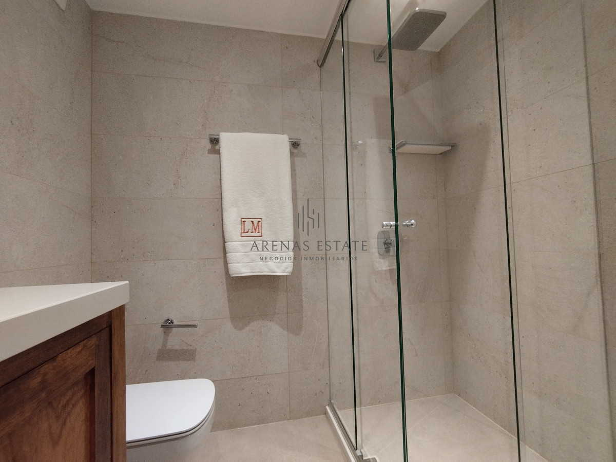 Apartamento ID.3406 - Apartamento de 3 dormitorios en primera linea en  venta en Punta del Este 