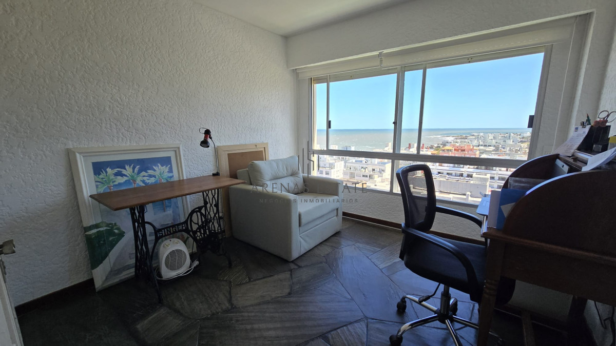 Apartamento ID.3807 - Apartamento en venta de 3 dormitorios en Punta del Este
