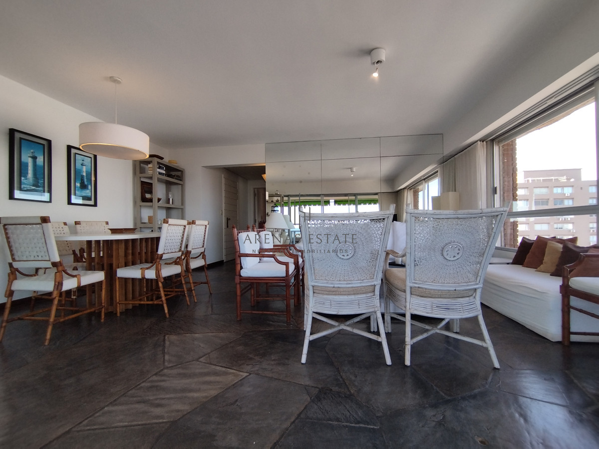 Apartamento ID.4390 - Apartamento de 3 dormitorios en venta y en alquiler en Punta del Este