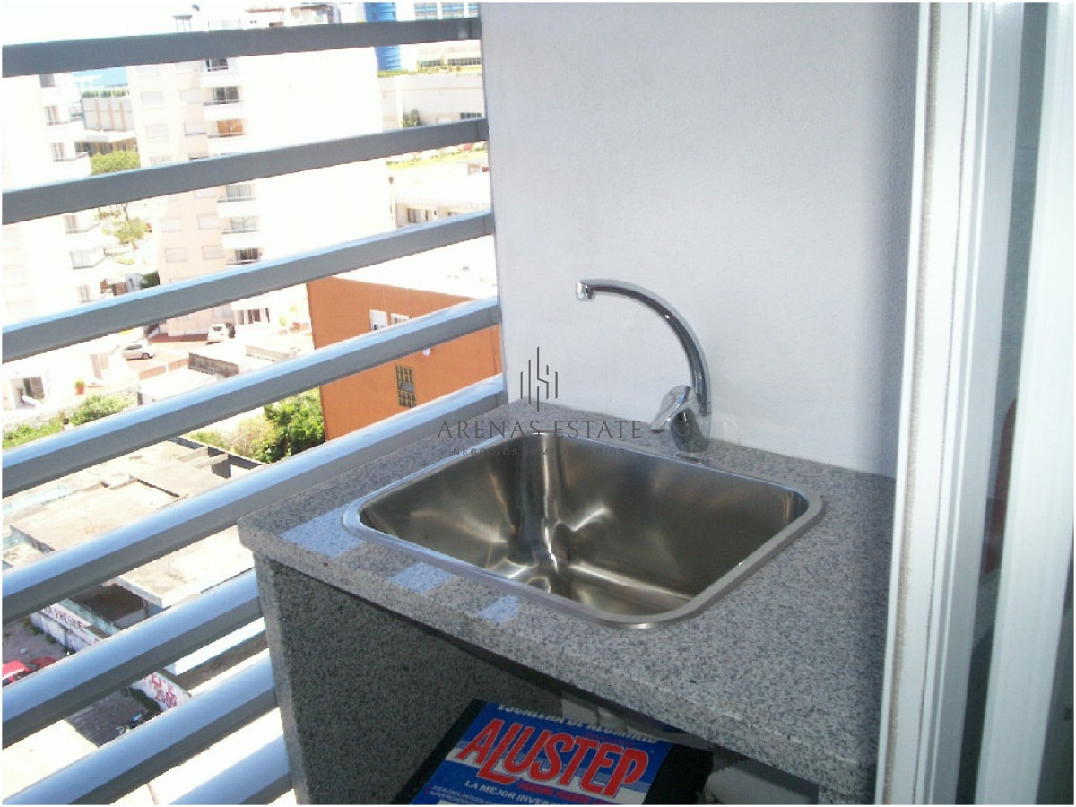 Apartamento ID.3193 - Venta apartamento de 2 dor con parrillero, balcón en Puta del Este