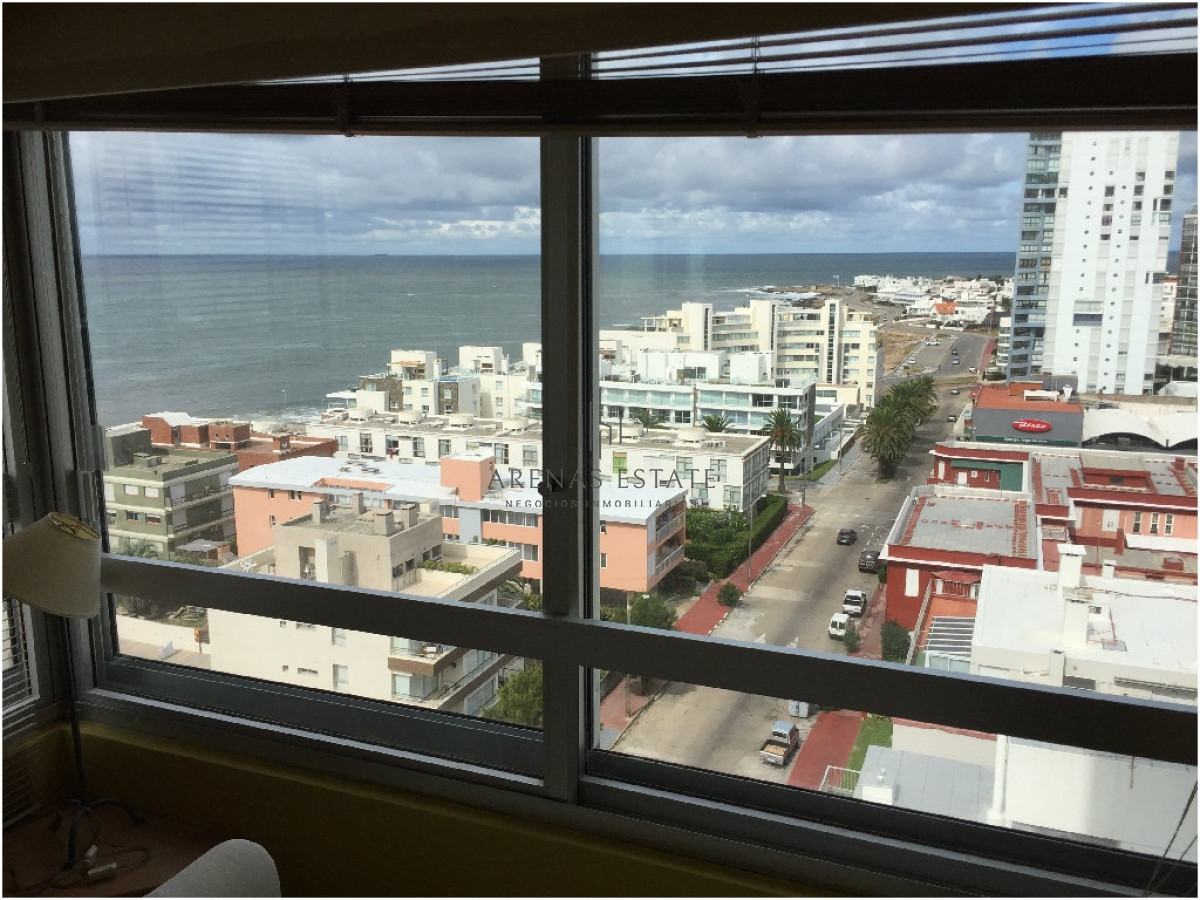 Apartamento ID.2338 - Apartamento en venta de 3 d y dep en Punta del Este