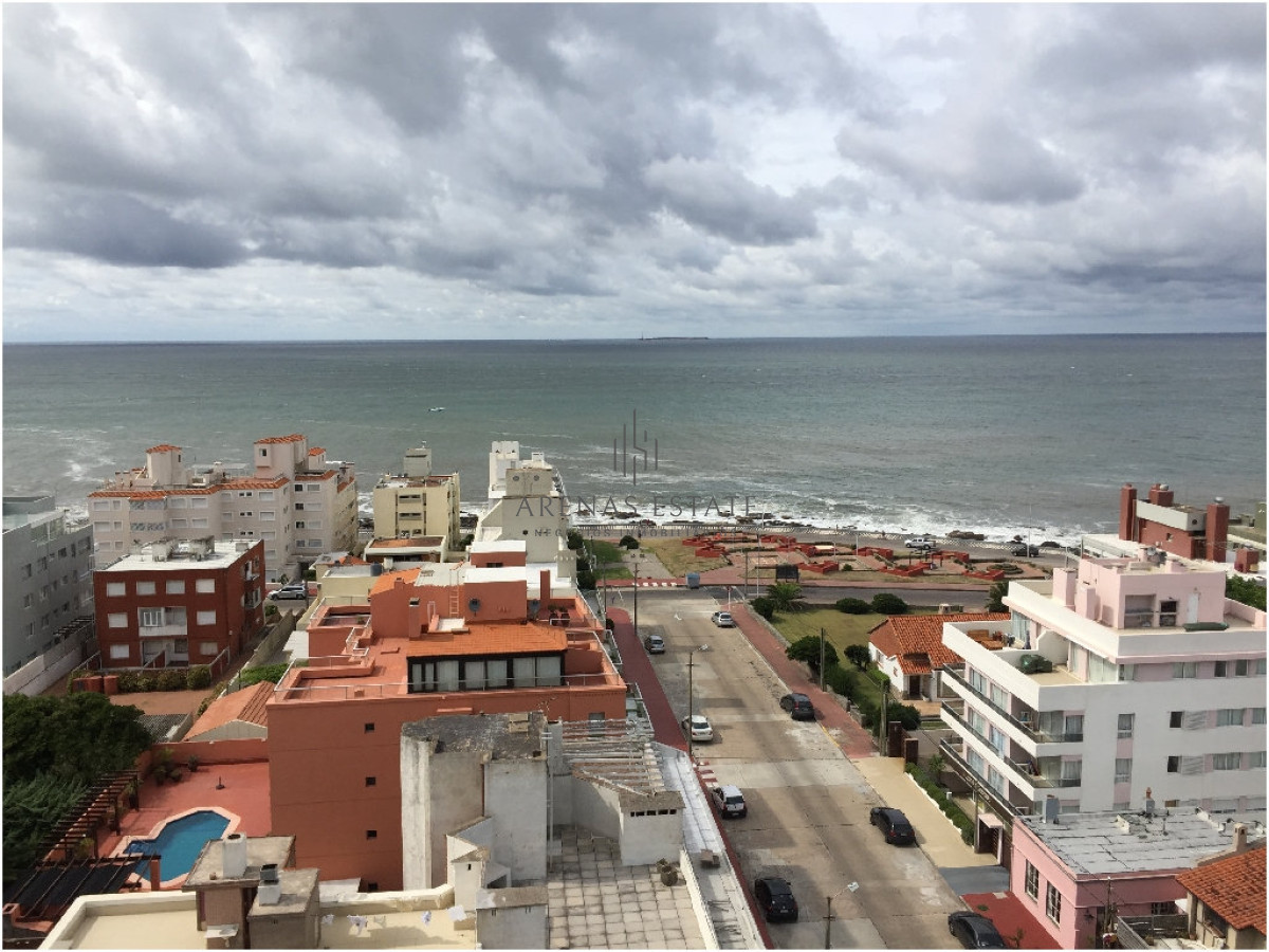 Apartamento ID.2338 - Apartamento en venta de 3 d y dep en Punta del Este