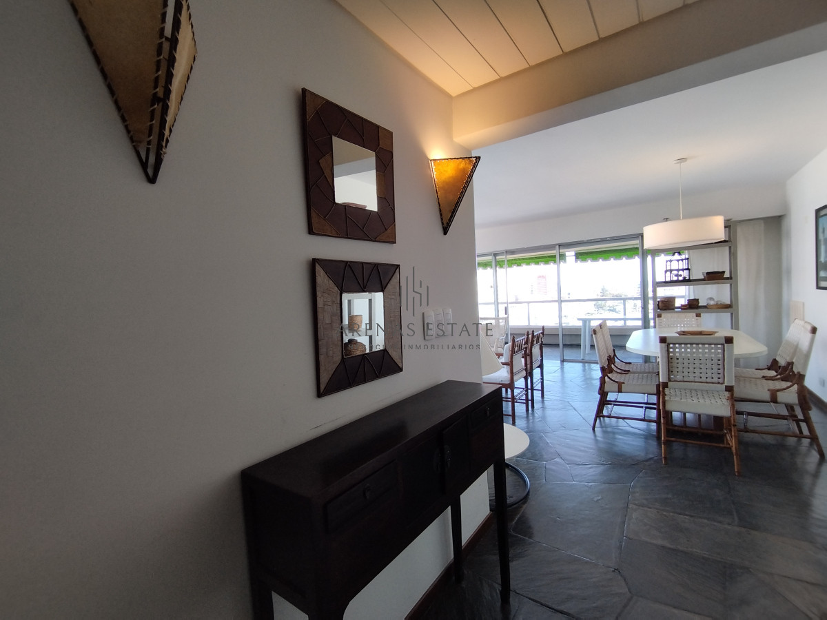 Apartamento ID.4390 - Apartamento de 3 dormitorios en venta y en alquiler en Punta del Este
