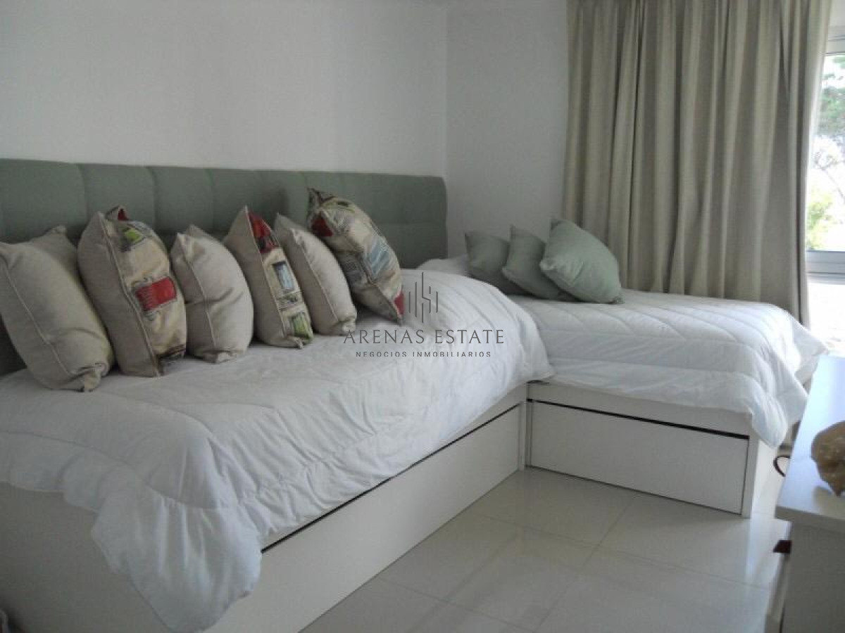 Apartamento ID.4412 -  Apartamento en venta de dos dorm en Playa Brava Punta del Este