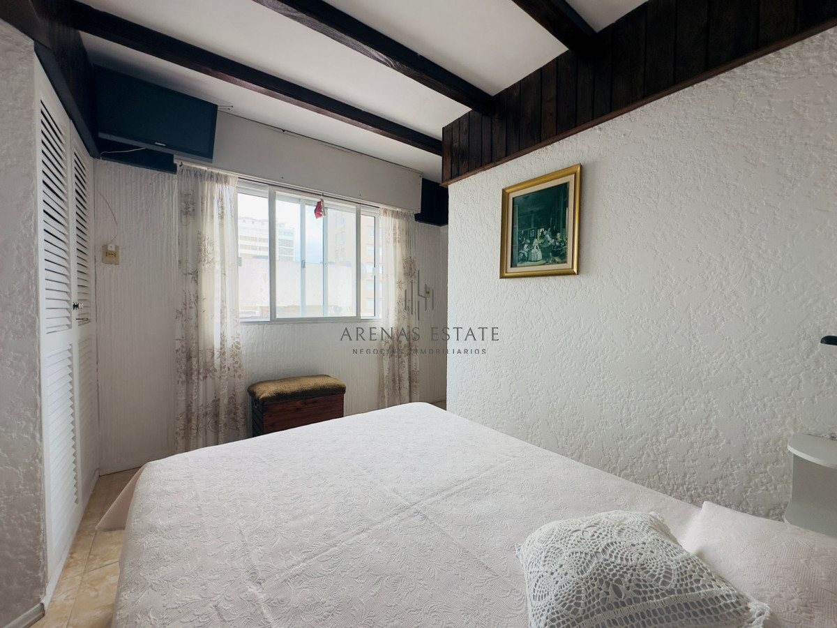 Apartamento ID.2681 - Apartamento en venta de 1 dormitorio y medio en venta en Punta del Este 