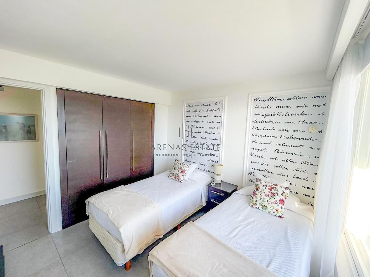 Apartamento ID.3177 - Venta de apartamento de dos dormitorios en Torre Yoo Punta del Este.