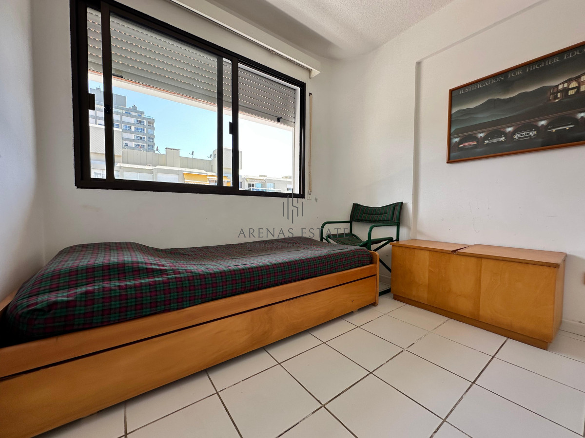 Apartamento ID.3389 - Apartamento de dos dormitorios en venta en Punta del Este.-