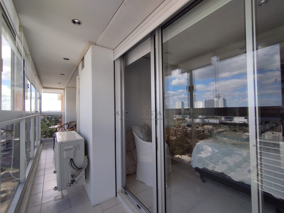 Apartamento ID.2861 - Apartamento de un dormitorio y medio en alquiler y venta en Punta del Este