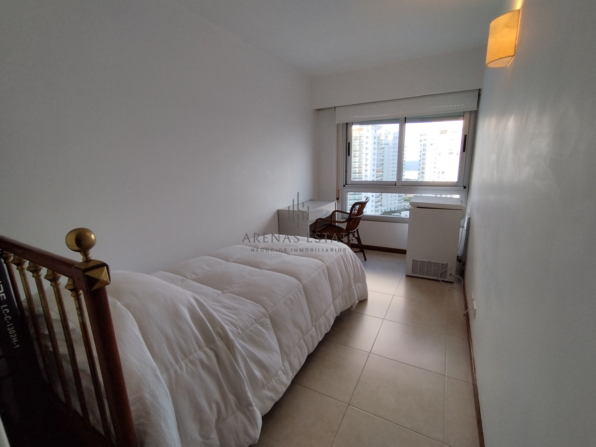 Apartamento ID.4389 - Apartamento en venta frente a playa mansa