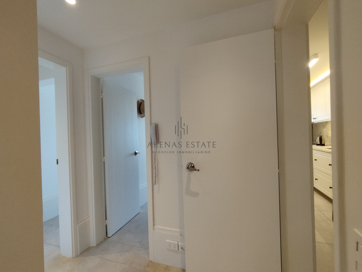 Apartamento ID.3406 - Apartamento de 3 dormitorios en primera linea en  venta en Punta del Este 