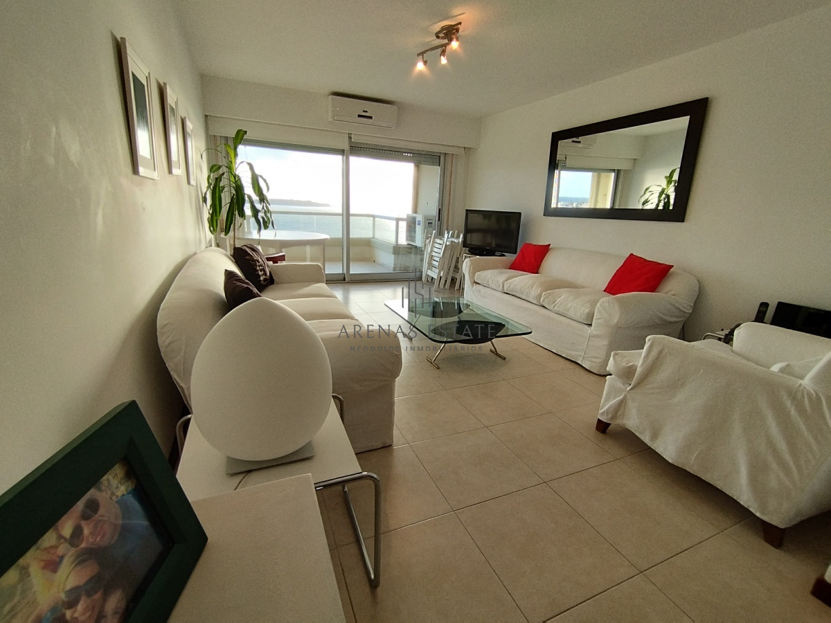 Apartamento ID.4389 - Apartamento en venta frente a playa mansa