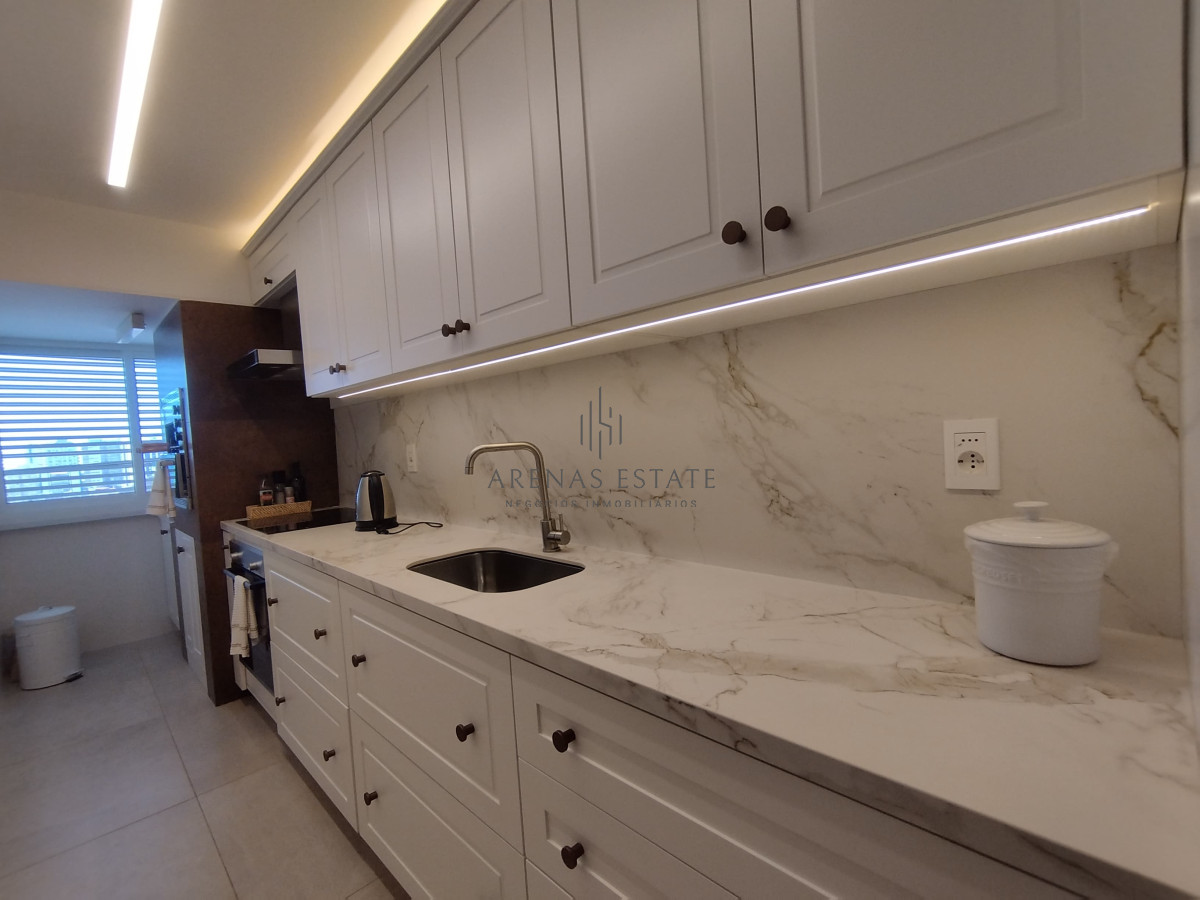Apartamento ID.3406 - Apartamento de 3 dormitorios en primera linea en  venta en Punta del Este 